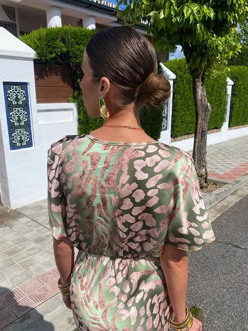 Solène — V-Neck Elegant Dress