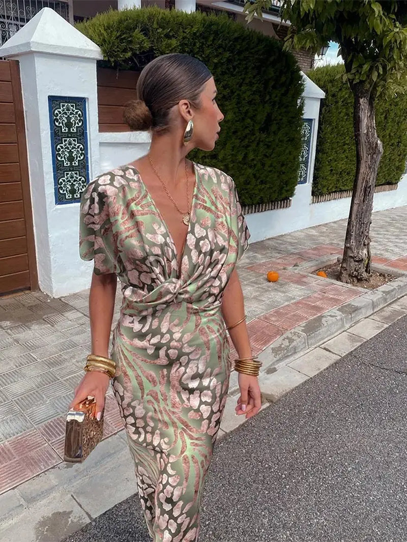 Solène — V-Neck Elegant Dress